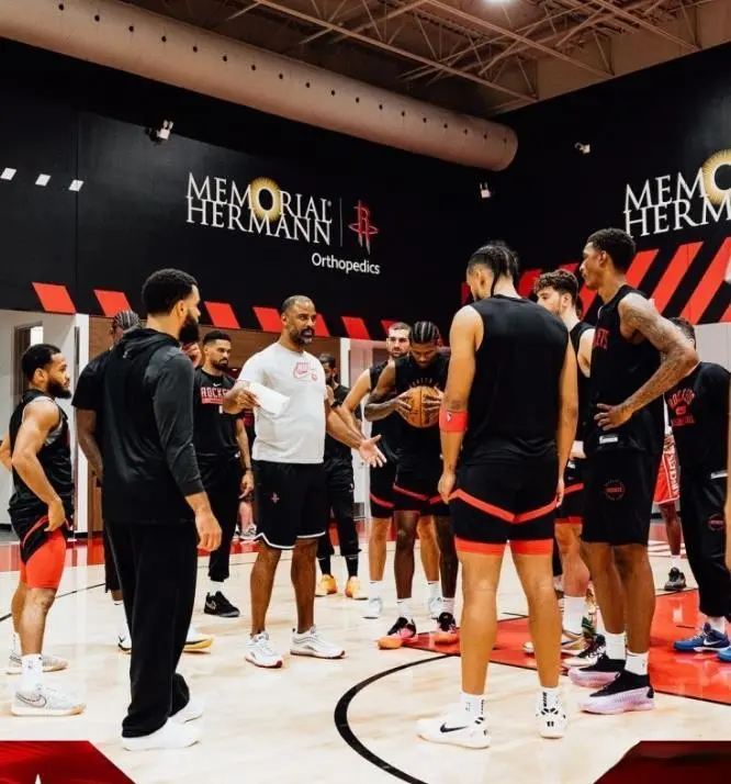 的揭幕战和, 赛程真的是, 何球队相抗